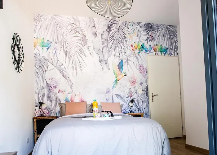 Chambre Tropicale Privee Au Coeur D\'Un Village Calme Et Proche Du Vignoble